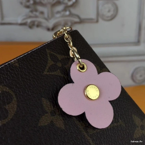 Vuitton Louis wallet CHANELEMENCE 1217